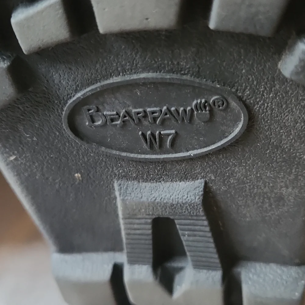 BearPaw Black W7 boots